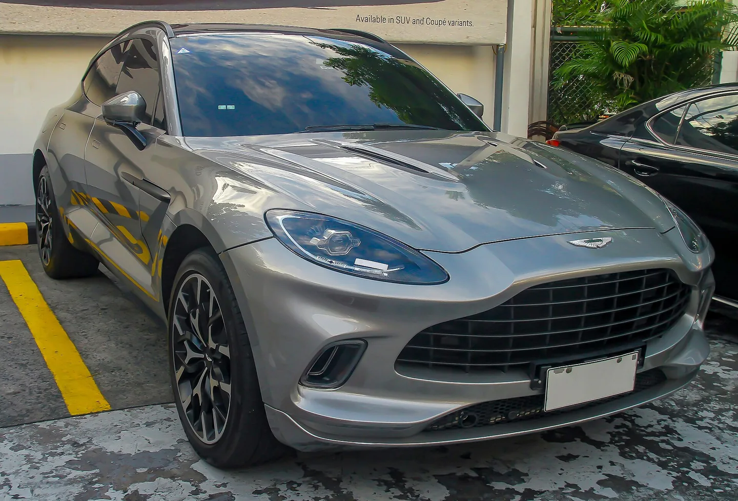 Aston Martin DBX