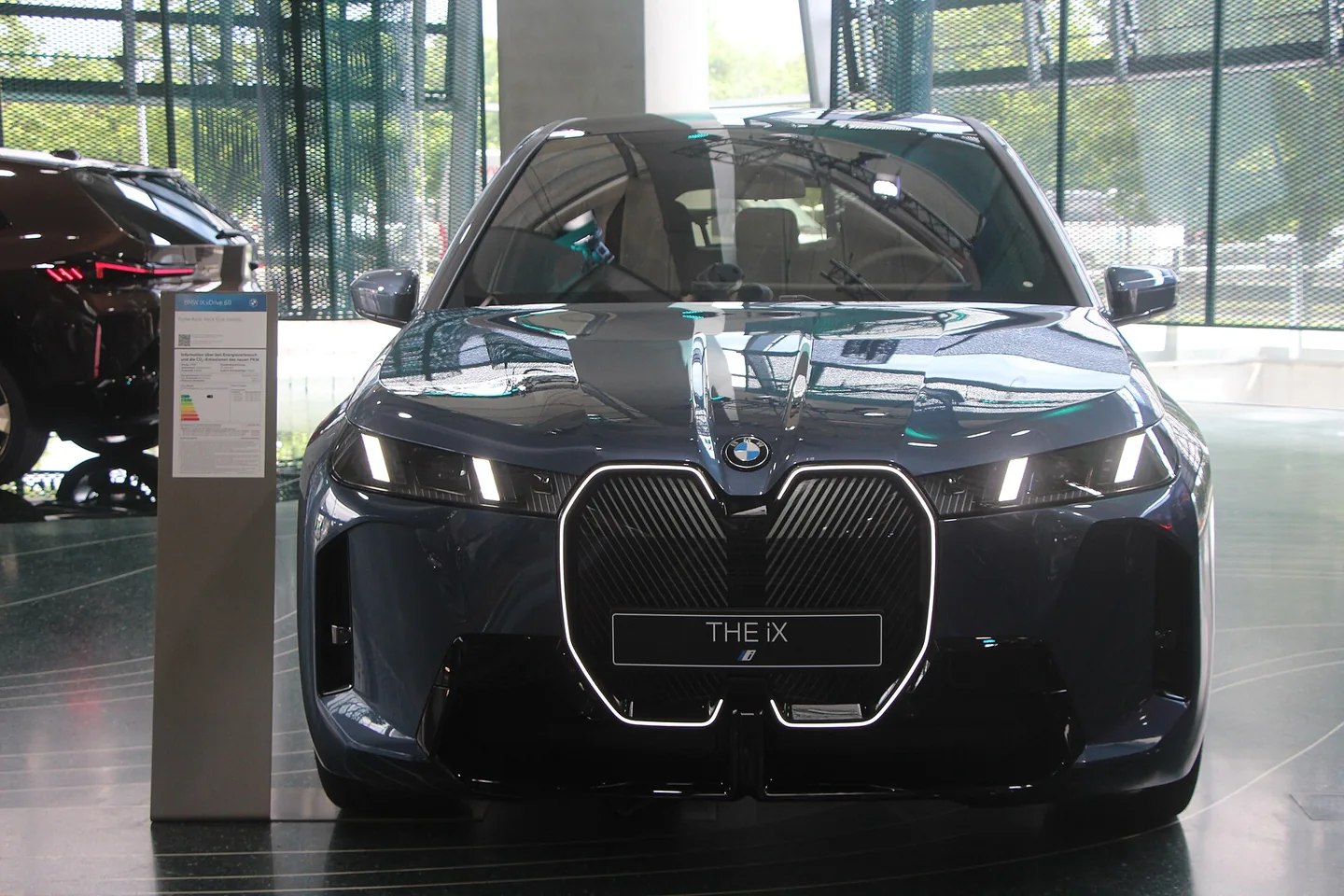 BMW iX