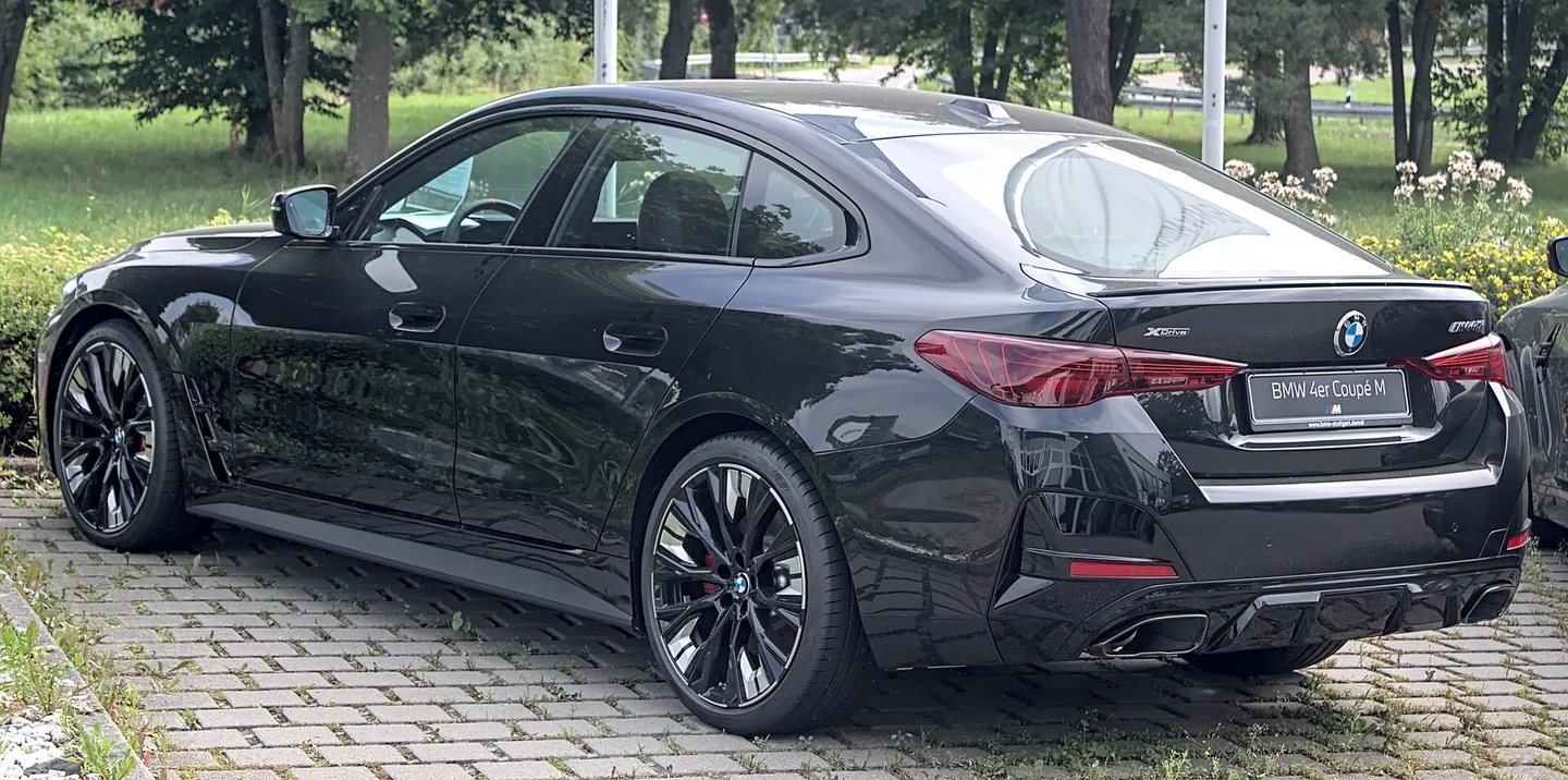 BMW M440i