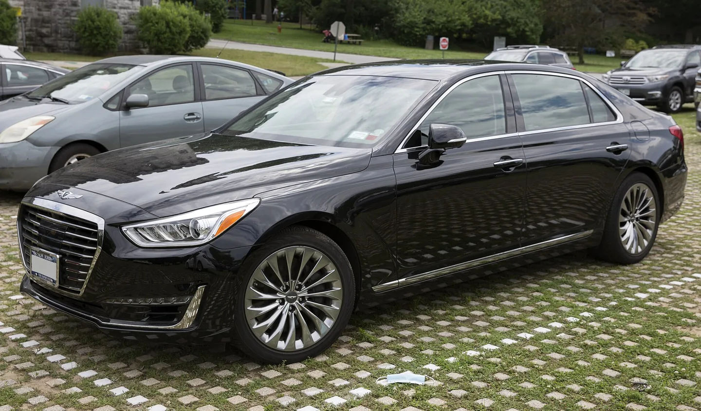 Genesis G90